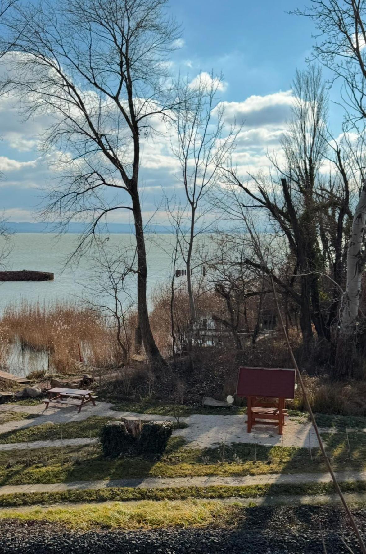 Red Stone Apartman Palkoeve 200M A Balaton Parttol Kilatassal Kovagoors المظهر الخارجي الصورة