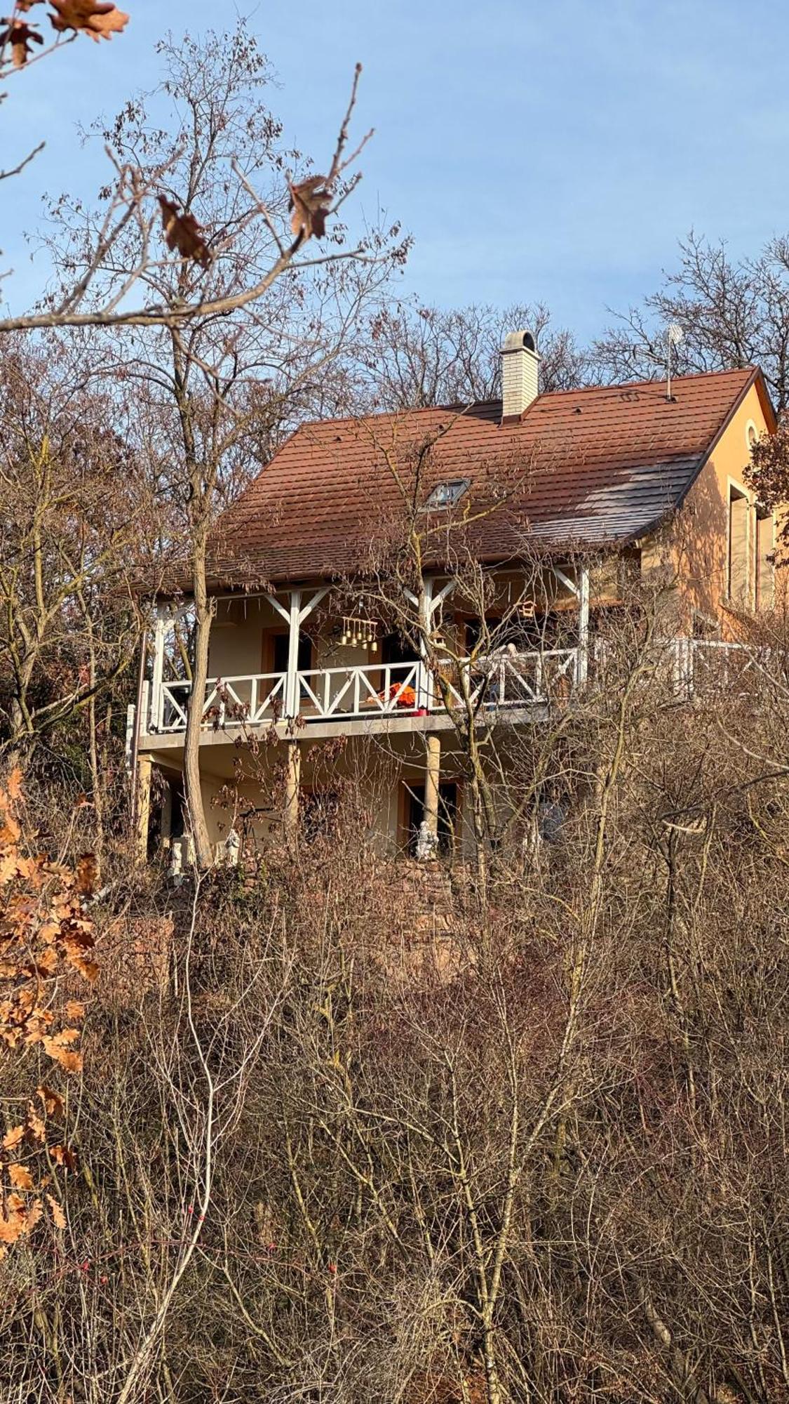 Red Stone Apartman Palkoeve 200M A Balaton Parttol Kilatassal Kovagoors المظهر الخارجي الصورة