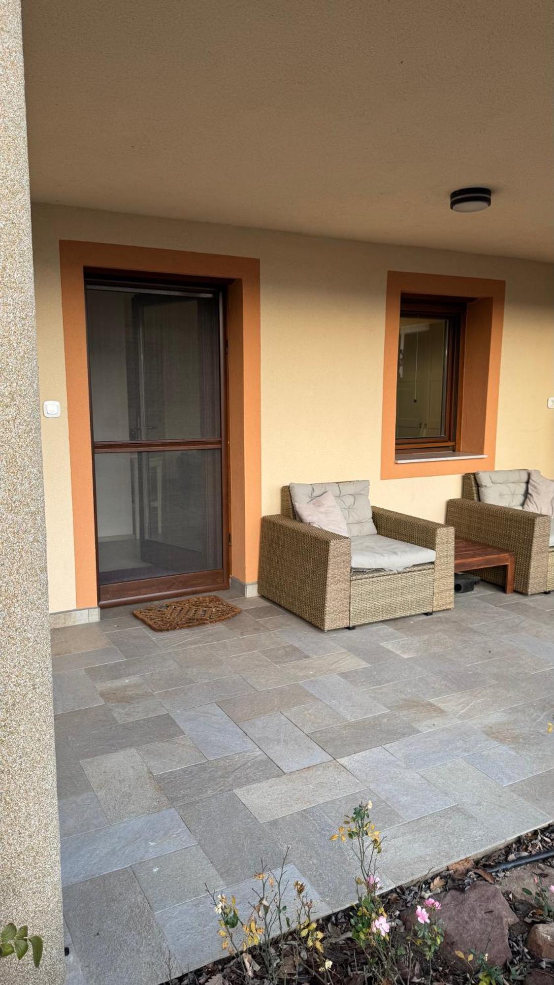Red Stone Apartman Palkoeve 200M A Balaton Parttol Kilatassal Kovagoors المظهر الخارجي الصورة